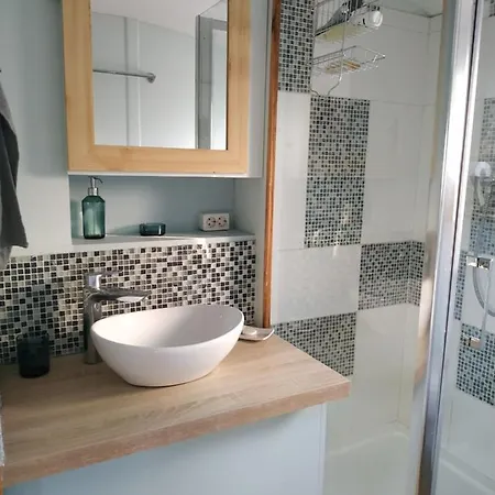 Insolite, Peniche En Plein Coeur De Dijon. Apartment *